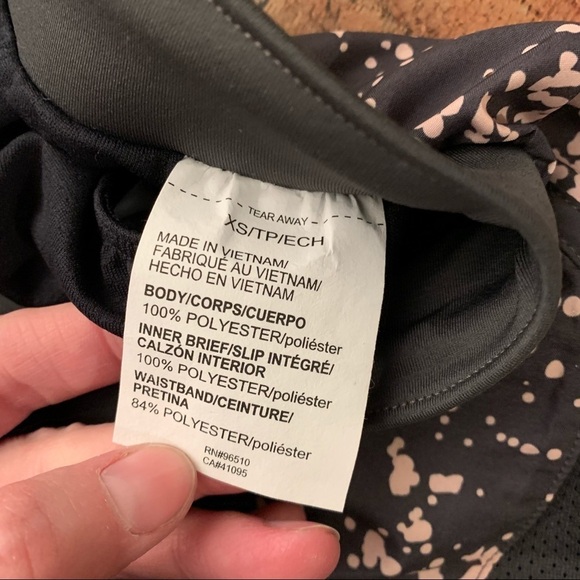 Under armour UA fly by 2.0 printed running shorts gray and blush pink sp… - Picture 4 of 8